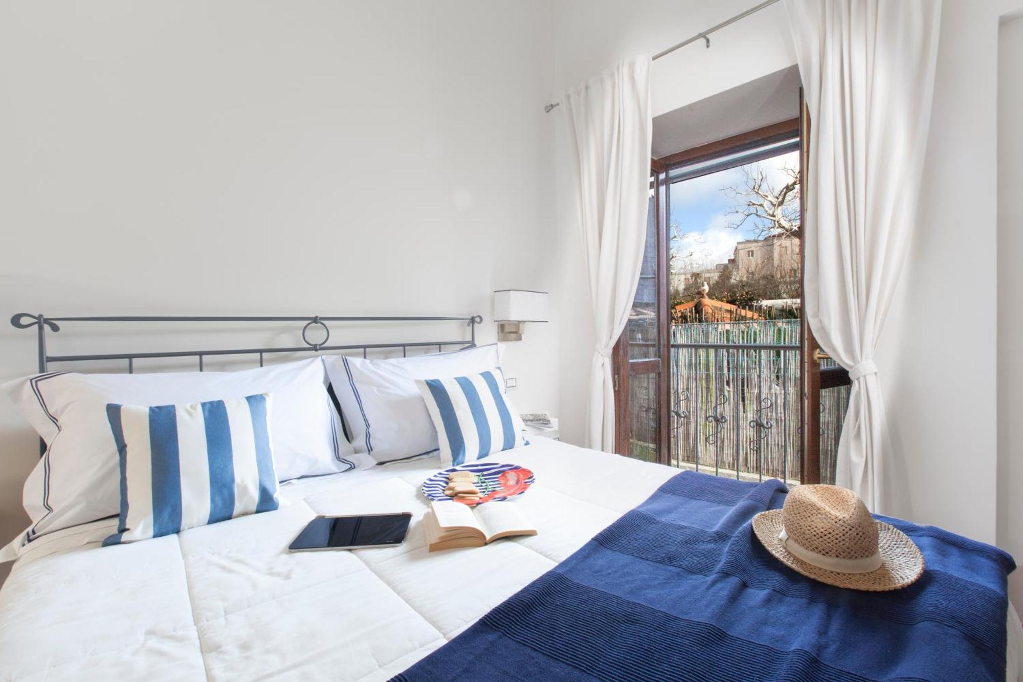 Maison Villa Angela SantʼAgata sui Due Golfi Екстериор снимка